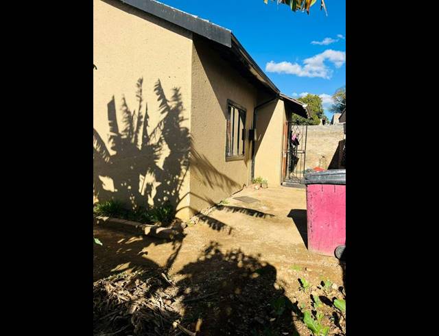 2 BEDROOM HOUSE FOR SALE IN COSMO CITY